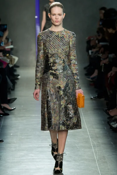 Look 32